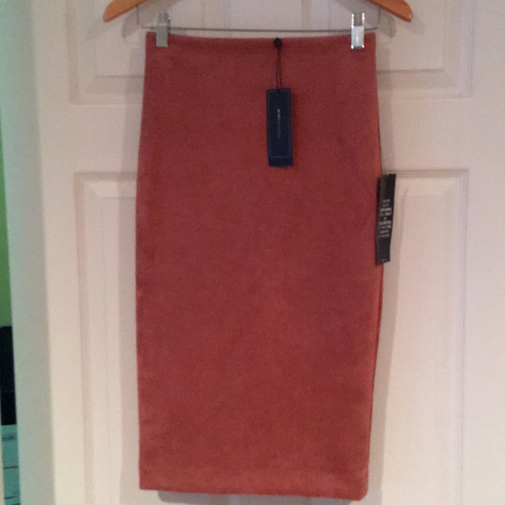 NWT BCBG dusty pink skirt